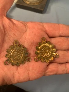 ANTIQUE Victorian Brass SUNFLOWERS SEPARATORS FOR HANGING LIBRARY OIL LAMP - Picture 1 of 2