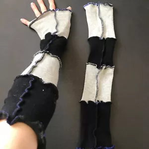 Calentadores de brazos hechos a mano Guantes negros Patchwork grises reciclados calentadores de brazos para hombre Y2k - Imagen 1 de 5