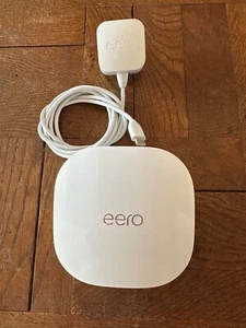 eero 2nd Gen J010001 Dual-Band WiFi 5 AC1300 Gateway/Extender with power cord - Bild 1 von 3