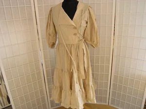 IPEKYOL - Damen beige abgestuftes Kleid Größe UK12 Gürtel & Knopfdetail - Brandneu mit Etikett - Bild 1 von 5