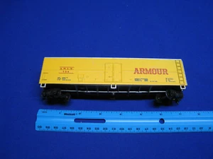 HO Scale Mehano Armour Reefer - Freight Train - Picture 1 of 4