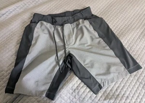 Lululemon Shorts Men Black/Gray Lined Athletic Pockets Drawstring Size Large - Picture 1 of 9
