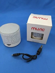 Pair of Mini Portable Music Player Speakers USB Micro SD, Rechargeable, 3 Watts - Picture 1 of 10