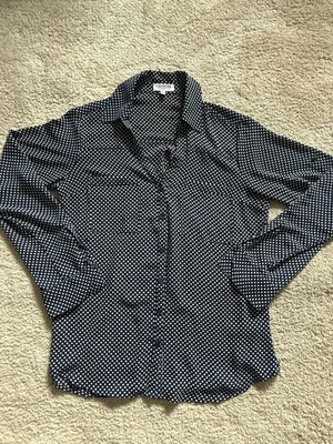 Camisa Express The Portofino Talla Mediana Azul Marino Blanco Lunares Blusa Top Calce Ajustado Foto 1 de 4