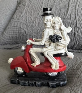 New - Place & Time Halloween Skeleton Bride & Groom on Moped - 7.25 X 7 X 3” - Picture 1 of 17