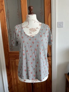 Nutmeg Women's T-Shirt Floral Print UK size 14 - Picture 1 of 3