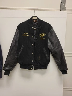 Empire Sporting Goods Swagertys Karate Letterman Jacket Medium Black Leather Foto 1 de 4
