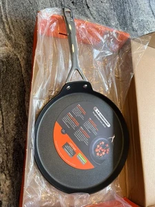 LE CREUSET 28cm Crepe Pfanne gehärtet antihaftbeschichtet Bratpfanne 11 cm NEU im Karton - Bild 1 von 15