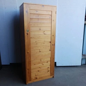 A 1980's pine wardrobe - Picture 1 of 5