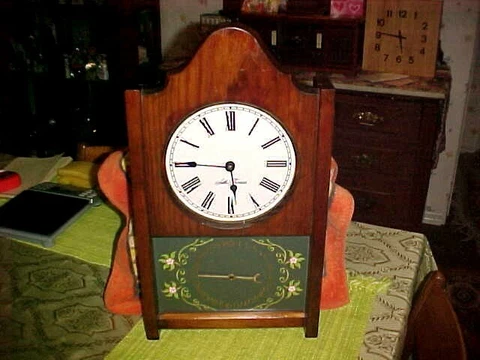 Seth Thomas Vintage Calendar Wall Clock Solid wood case C Cell Motor runs Cover