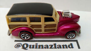 Hot Wheels 2005 California dreamin exclusive target  40's woodie  (A22)