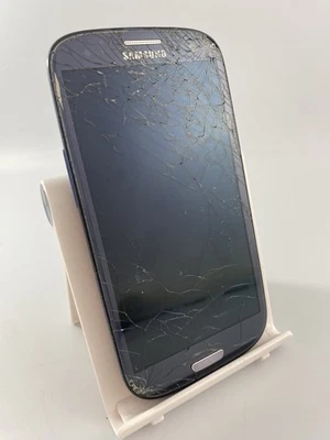 Samsung Galaxy S3 Blue Unlocked 16GB 4.8" 8MP Android Smartphone Inc Fault #C16 - Image 1 of 4