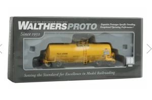 WALTHERS 1/87 HO 40' TRINITY YELLOW 14,000 GAL MOLTEN SULFER TANK CAR RD #135026 - Picture 1 of 13