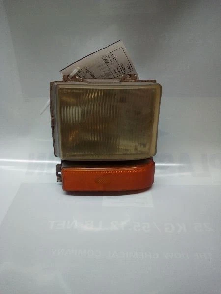 Passenger Corner/Park Light Cornering RWD Fits 80-89 FLEETWOOD 304020 - Image 1 of 4