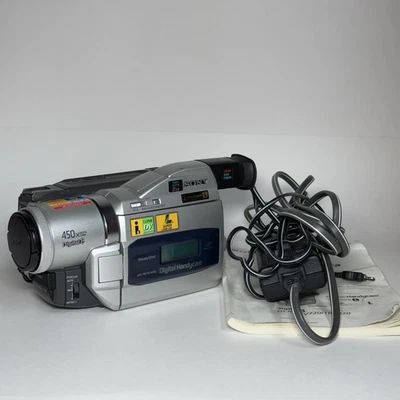 Sony Handycam DCR-TRV720 NTSC Camcorder Night Shot, SteadyShot FOR PARTS - Image 1 of 4