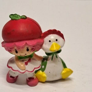 Strawberry Shortcake Cherry Cuddler Gooseberry VTG Figure 1982 Mini 1.5" - Picture 1 of 6