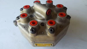 0438100034 Ferrari K-Jetronic distribuidor de combustible reacondicionamos tu propia pieza - Imagen 1 de 5