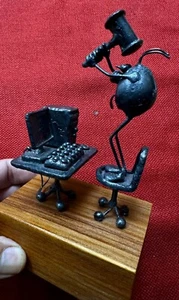 Original Flea Quayle Metal Sculpture 1984 CA Compute Guy 6.5”h x 3.5” sb NOS !! - Picture 1 of 10