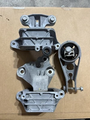 Chevrolet Equinox GMC Terrain 2018-2023 1,5 L tracción delantera motor y transmisión conjunto de montaje de 3 OEM Foto 1 de 4