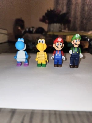 4 KNEX Mario Kart Mini Figures Nintendo  - Image 1 of 4