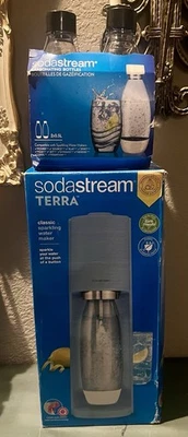 NUEVO Botella carbonatada de CO2 azul claro para hacer agua con gas SodaStream Terra Foto 1 de 2