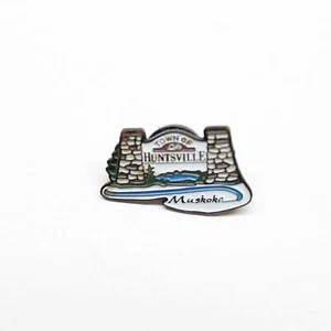 Huntsville Muskoka Ontario Kanada Anstecknadel Emaille Sammlerstück Souvenir - Bild 1 von 3