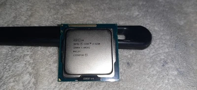 Intel Core i3-3240 Processor (3.4 GHz, 2 Cores / 4 Threads, LGA 1155) - UNTESTED - Image 1 of 2