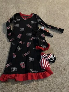 New Girls Movie Night Pajamas w/socks Size 5/6 - Picture 1 of 4