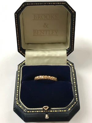 1982 Diamond Half Eternity 9ct Gold Vintage Ring Size N - Image 1 of 4