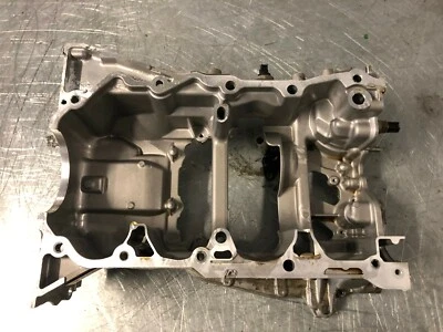 Pan de aceite superior Lexus NX 200T AR8 Foto 1 de 3