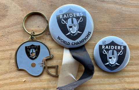 Los Angeles Raiders Pins & Key Chain--Free Ship Cover