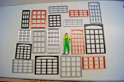 Modellbau Fenster für Hallen Gewerbe Lokschuppen verschiedene Formate Kunststoff - Bild 1 von 4