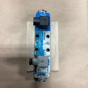 VICKERS Valve DG4V-3-7C-M-U-HL7-60 - Picture 1 of 5