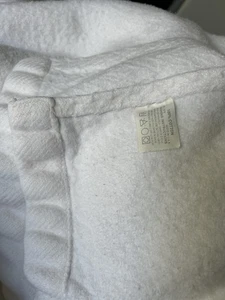 Vtg-100% Cotton Blanket White Unbranded Paper Tag Heavy Cotton - Picture 1 of 6
