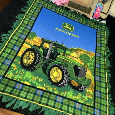 Cobertor de lã John Deere 45x36 verde amarelo logotipo trator decoração fazenda/160h - Imagem 1 de 4