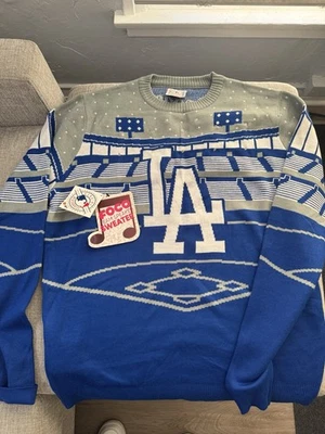 Suéter de Navidad Dodgers Light Up_Bluetooth Stadium de FOCO.  ¡Raro-agotado!  Foto 1 de 4