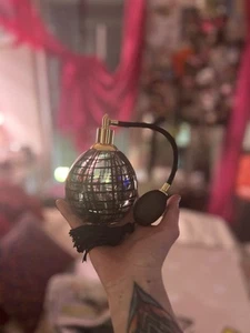 Vintage art glass perfume atomiser criss cross grid design with pump refillable - Picture 1 of 3