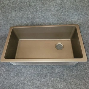ELGU13322MC0Quartz Classic® 33" x 18-3/4" x 9-1/2" Single Bowl Undermount Sink - Picture 1 of 11