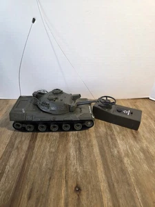 Radio Shack Combat Tank Vintage RC Tank 60-4040 - Picture 1 of 3