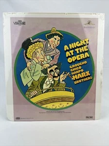 A Night At The Opera Marx Brothers MGM CED Video Disc Vintage 1981 Videodisc New - Imagen 1 de 2