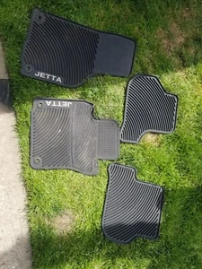 2006 Volkswagen Jetta Floor Mats & Trunk Liner OEM - Picture 1 of 2