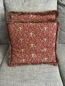 2er Set Deko Dekokissen 19,5” X 18” Fransen Rot/Gold Elefanten Designs - Bild 1 von 4