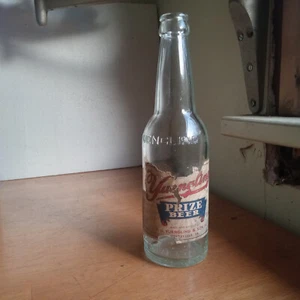YUENGLING POTTSVILLE,PA EMB BOTTLE WITH 1933 DATED LABEL YUENGLING'S PRIZE BEER - Picture 1 of 10