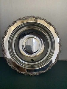 Lovely Wm A Rogers Silver Plate Pedestal Dish Serving Bowl Oneida VTG - Picture 1 of 12