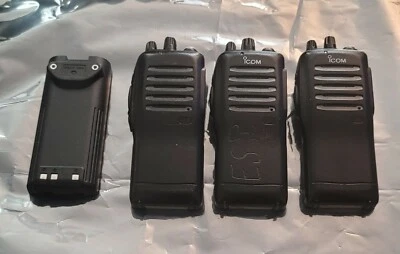(3) ICOM IC-F21 16 CHANNEL UHF PORTABLE TWO-WAY RADIO & (1) BATTERY  - Image 1 of 4