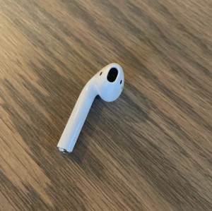 Apple Airpod 2nd Generation Replacement Right Side Only OEM AirPods 2 - A2032 - Photo 1 sur 1