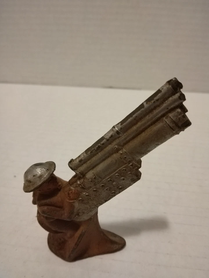 Vintage Rare Hubley Cast Iron WW1 Artillery Soldier  4 In  High             CA1 - Image 1 of 4