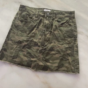 Mudpie Camo Mini Skirt Size S - Picture 1 of 4