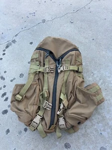 Mystery Ranch Old Gen 3 DAY ASSAULT Pack Coyote Brown Medium - Picture 1 of 8