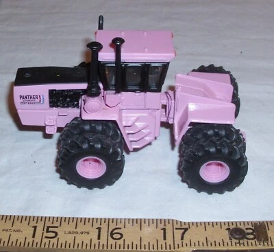 JUGUETE MODELO STEIGER PINK PANTHER AUTOMÁTICO PTA 210 4x4 1:64 Foto 1 de 2